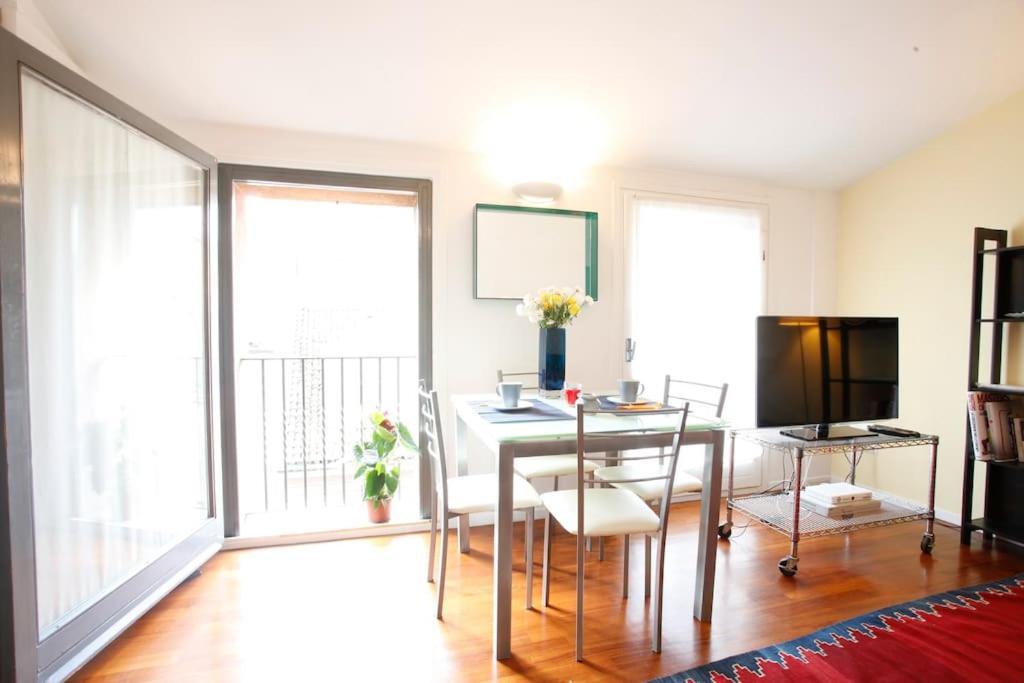 Apartment Charming In Brera/centre